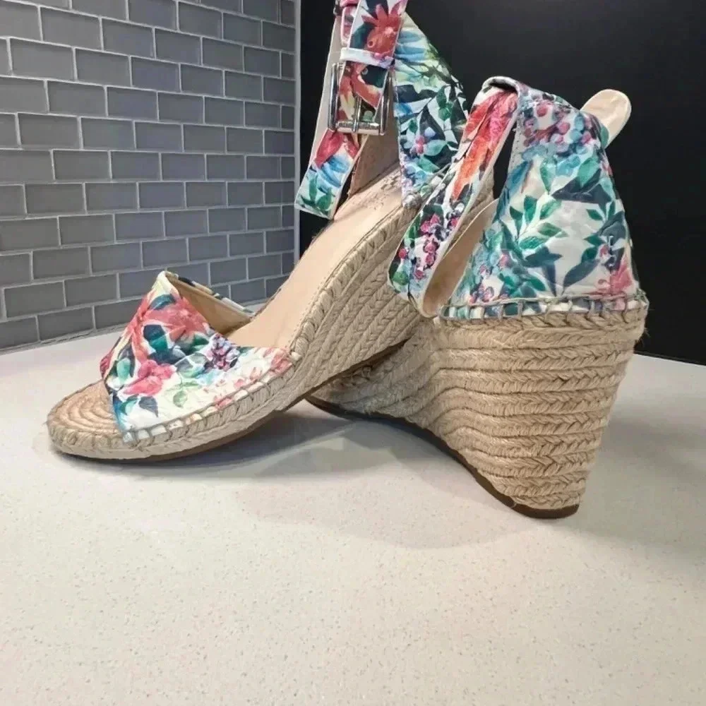 Vince Camuto Floral Wedge Heel Sandals Size 10
